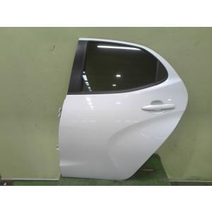 ヤリス 6AA-MXPH15 左RドアASSY M15A-FXE 070  67004-K0050 ...