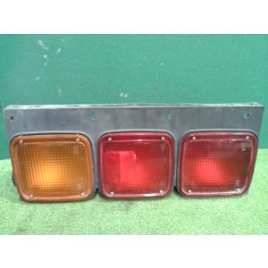 日野大型車 QPG-FW1EXE 左テールランプ 220-21853 81560-E0021 中古