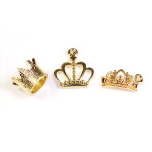 【メール便可】【1個】王冠チャーム ゴールド 立体 クラウン かんむり ティアラ アクセサリーパーツ ハンドメイド 手芸