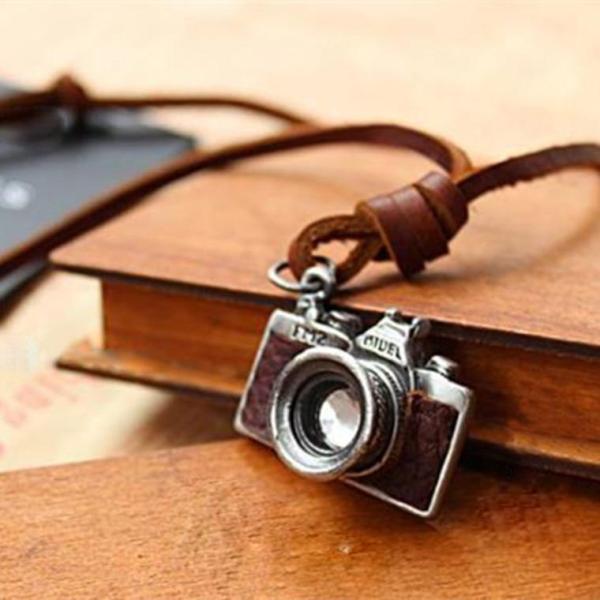 ネックレス ペンダント 革紐 デザイン ラインストーン付き レディース メンズ 男女兼用 ユニセック...