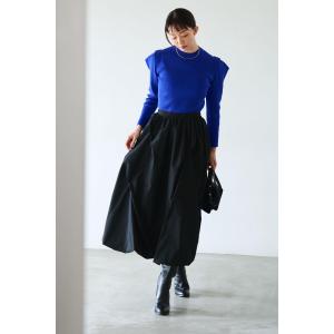 タックバルーンタフタスカート【松島花さん着用】