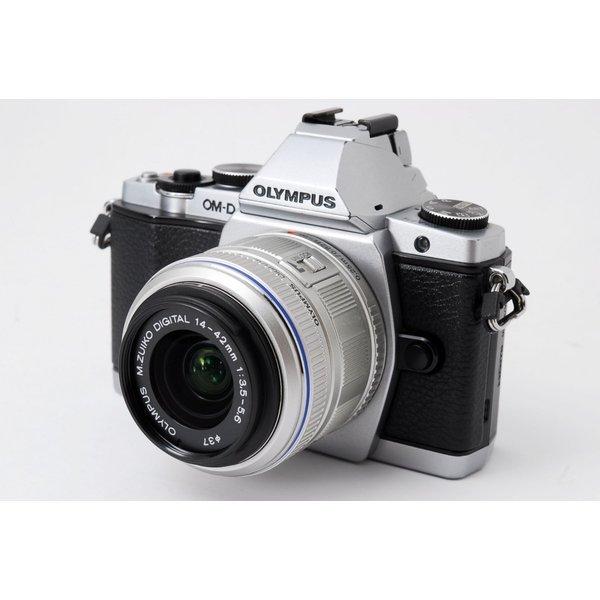 オリンパス OLYMPUS OM-D E-M5 シルバー レンズセット 美品 SDカードフラッシュ、...