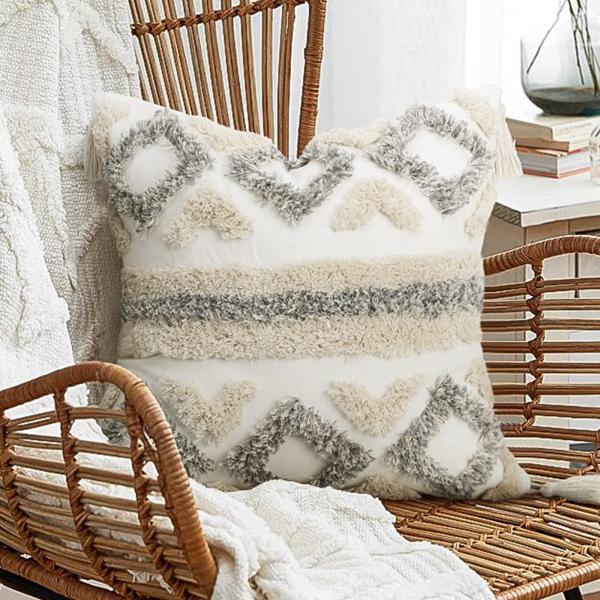 【並行輸入品】Merrycolor ホワイトグレー ボーホー クッションカバー 20x20 タッセル...