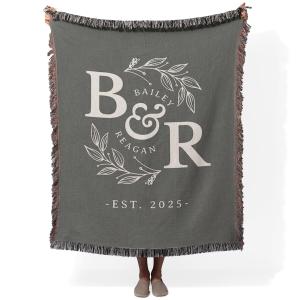 【並行輸入品】 Studio Sam Personalized Woven Wedding Blanket with Monogram Name