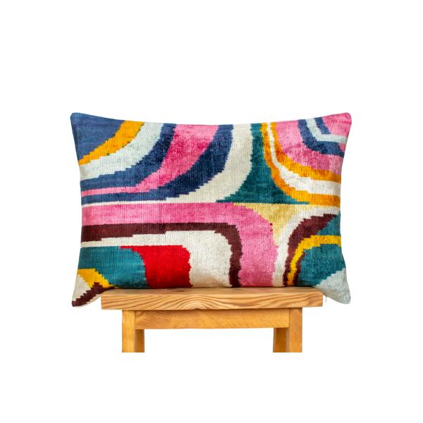 【並行輸入品】 Pamm Rugs   Multicolor Ikat Velvet Pillow;...