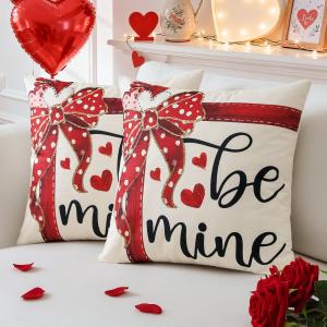 【並行輸入品】OTOSTAR バレンタインデー スローピローカバー 20x20インチ 2枚セット Be Mine レッド 蝶結び 記念日 結婚式