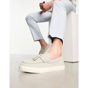 エイソス (ASOS DESIGN) メンズ ローファー シューズ・靴 Tassel Loafers In Grey Faux Suede With White Sole (グレー)｜nul-select