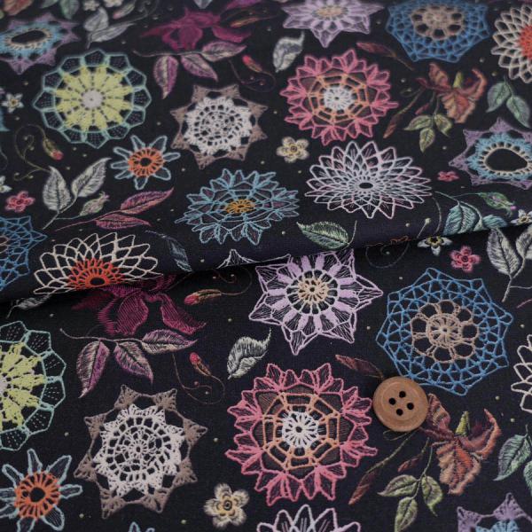 コットン生地 刺しゅう風プリント レースフラワー(ブラック) 10cm単位 切り売り