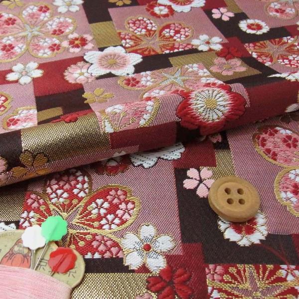 金襴生地(金らん)色紙文にモダン桜(黒/赤) 10cm単位 切り売り