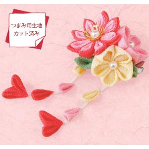 がま口付♪ 可愛いピンクの花柄グラニーバッグ つまみ細工風ブローチがワンポイント がま口付♪ 可愛いピンクの花柄グラニーバッグ つまみ細工風