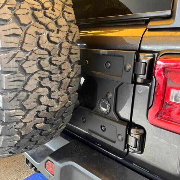 ジープ ラングラー JL リア タイヤ ヒンジ 交換 カスタム オフロード Tire rack Hi...