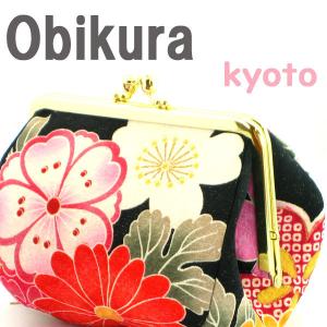 がま口 化粧ポーチ コスメ 友禅染 小物入れ (M) 和柄 大菊に桜｜obikura