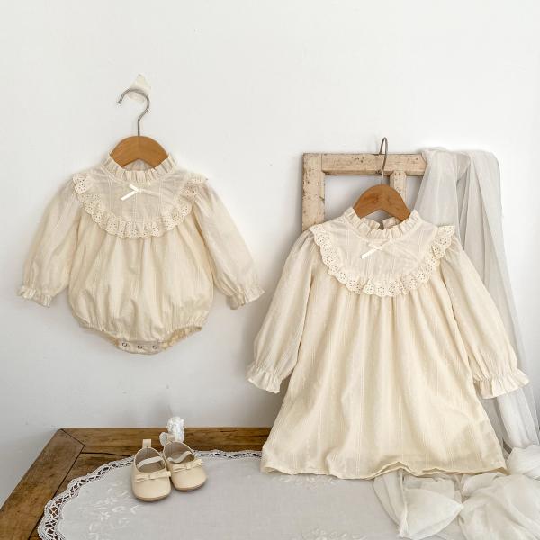 姉妹お揃い レース付きクリームカラー ベビーロンパース＆ワンピースセット フォーマル 出産祝い 特別...