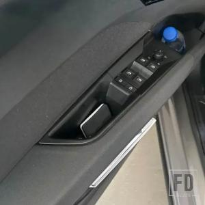 並行輸入品 アウディ Q4 ETRON 201...の詳細画像4