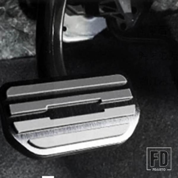 【並行輸入品】アクセルブレーキペダルパッドカバー 合金 スズキ スイフト ZC/ZD シリーズ 20...