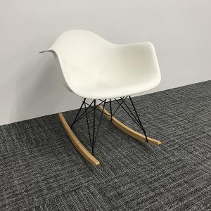 ハーマンミラー イームズ プラスチックシェル ロッカーベース ロッキングチェア アームチェア Herman Miller シェルチェア 中古 AZ-864834B｜オフィス家具fit