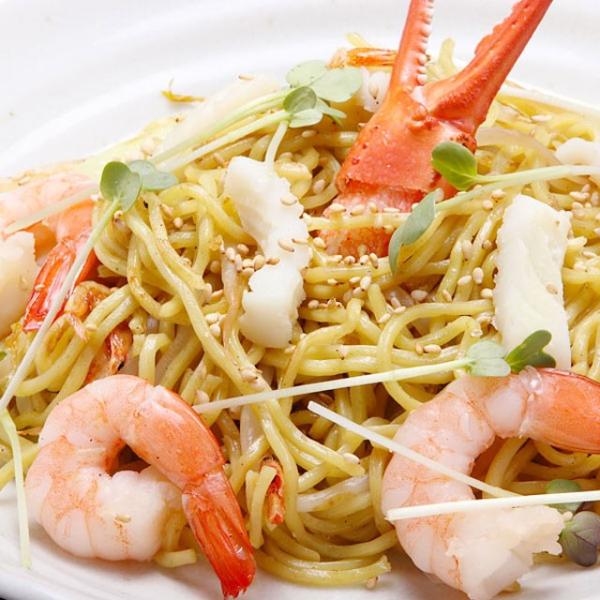 八郎めん 男鹿しょっつる焼きそば(生麺) 1食袋