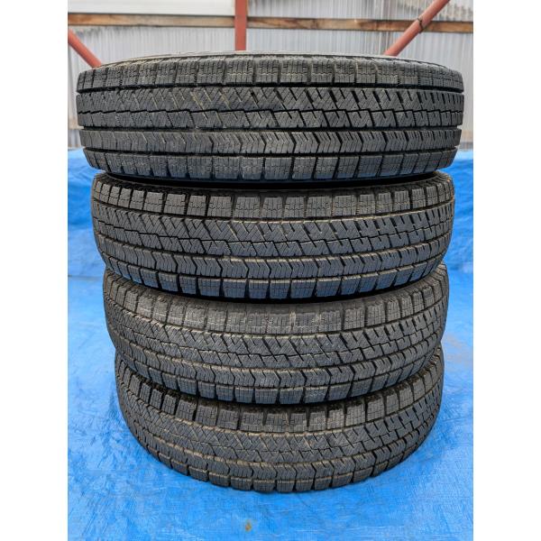 【K976】◆◆個人宅配達不可◆◆ スタッドレスタイヤ4本 145/80R12 ブリヂストン BLI...