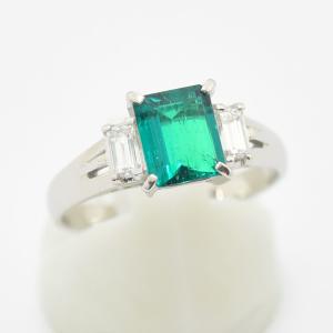 エメラルド 0.74 ダイヤモンド 0.10 リング PT900 約13号 新品磨き