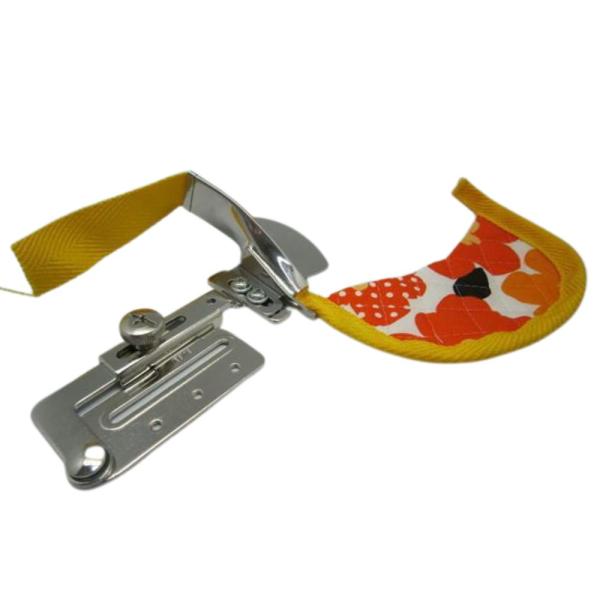 職業用ミシン 二つ折りバインダー A4JUB-16 テープ幅16mm 仕上がり幅7.5mm 押え金付...