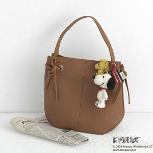 【手芸キット】スヌーピーのチャーム （編み物 材料セット） ホビーラ・ホビーレ  手芸・ソーイング 難易度：初級者   スヌーピー高さ約10.5cm KN-HHK535-1