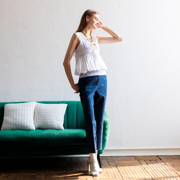 【靴下の岡本公式】17℃ レディース パンツ デニムブルーベリー刺繍セミフレア