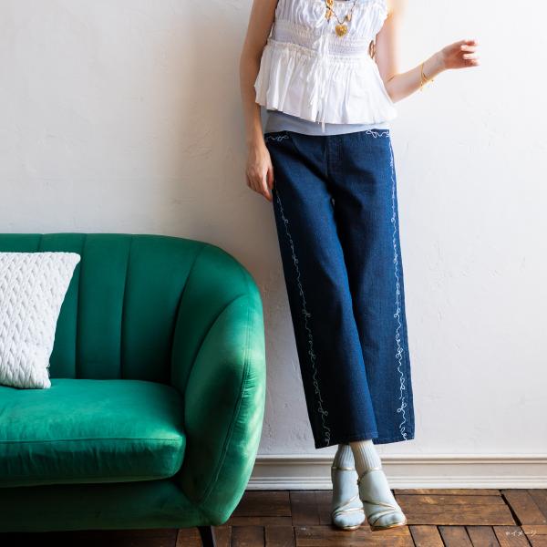 【靴下の岡本公式】17℃ レディース パンツ デニムサイドリボン刺繍セミワイド