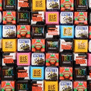 (地域限定送料無料) チロルチョコバラエティ 1100個セット おかしのマーチ (490278001...