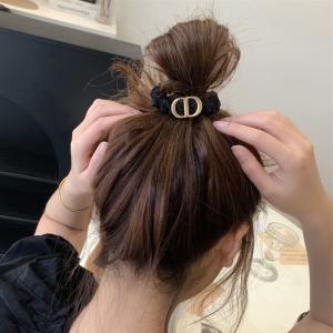 miu miu（ミュウミュウ） シュシュ 5IF063 2F4L レディース ベルベット