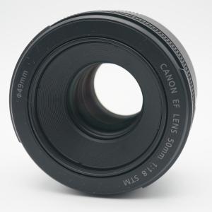 ほぼ新品 Canon キヤノン EF 50mm F1.8 STM 別売レンズフード付！｜olive-camera2024