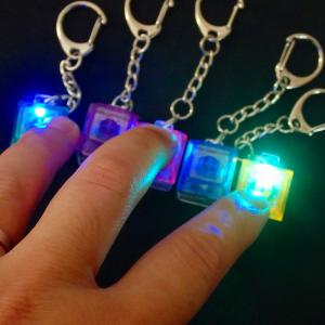 光るスケルトンクリッカーKH 25個セット　光るおもちゃ 光る ライト 景品 玩具 縁日 お祭り イベント 子供会 販促 業務用