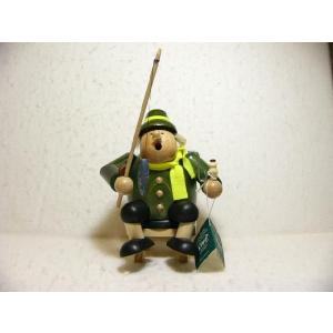 木のおもちゃ ドイツ 木製 知育玩具 ｋｗｏ煙だし人形 釣り人 座 ドイツ エルツ