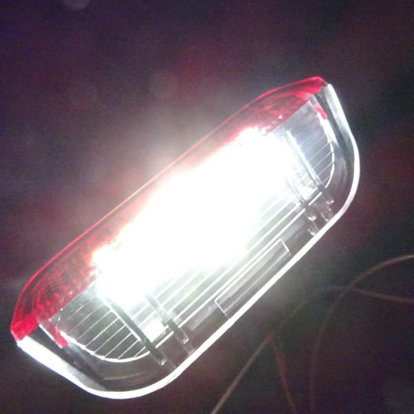 激白光♪二色レンズ♪交換式♪ LED ドア カーテシ ランプ ウェルカムライト ゴルフ5 ゴルフV ...