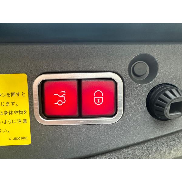 高品格♪ メルセデス ベンツ サテンシルバー トランク スイッチ カバー R230 SL350 SL...