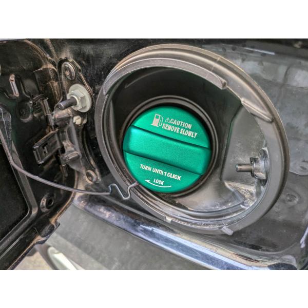 デザイン性UP♪ 給油口キャップ タンクキャップ カバー 緑 スバル レヴォーグ VN5 GT GT...