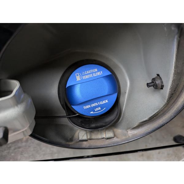 デザイン性UP♪ 給油口キャップ タンクキャップ カバー 青 ワゴンRスティングレー MH23S X...