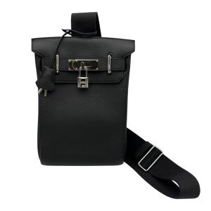 エルメス HERMES ケリーアッカドPM B刻 ブラック シルバー金具 トゴ ボディバッグ ユニセックス 中古