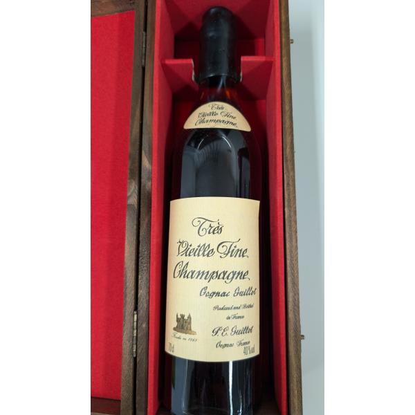 トレ・ヴィエイユ・フィーヌ・シャンパーニュ　木箱入　700ml  40％ 　 Tres Vieill...