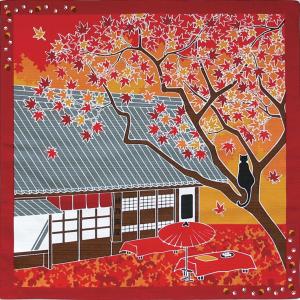 前田染工 たまのお散歩 紅葉（11月）もみじ Maple 日本製 季節の小風呂敷 型友禅 和柄  四季 ハンカチ タペストリー ランチクロス ハチワレ 白黒猫｜ooyamanekoshokai