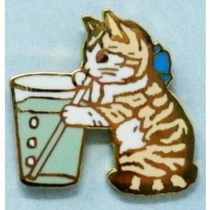 ポタリングキャット ピンズ コップ ピンバッジ ピンブローチ グッズ 猫雑貨 ギフト かわいい サバトラ猫 ドリンク カフェ｜ooyamanekoshokai