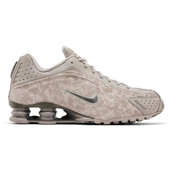NIKE ナイキ HV0934-001 Nike ショックス R4 'Flat Pewter Flo...