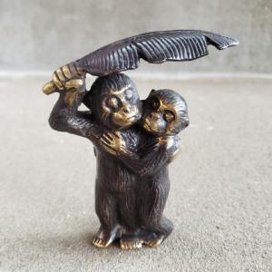 猿　サル　２頭の猿　葉っぱ傘　真鍮 アンティーク　ブロンズ像　バリ雑貨　置物　インテリア｜orangutan2019