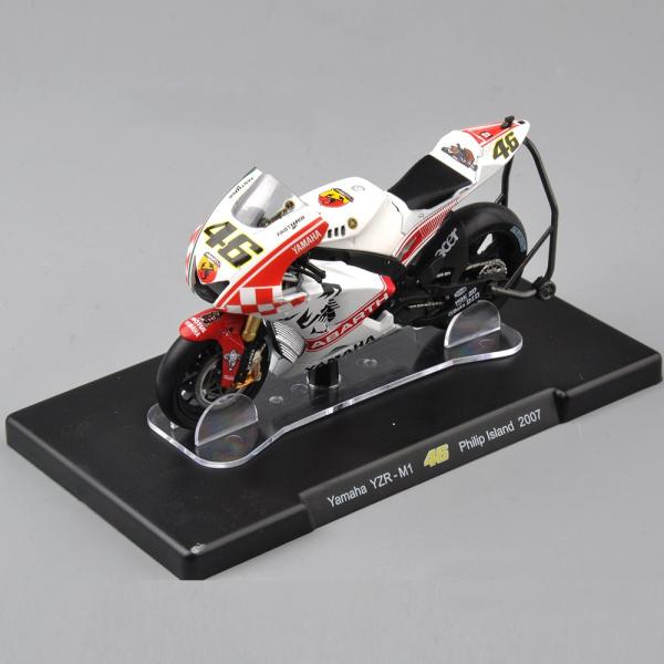 ixo MODELS 1:18 YAMAHA YZR-M1 No.46 Valentino ROSS...