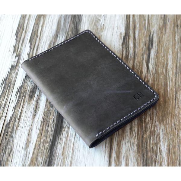 パスポートケース 本革 ディストレスレザー使用 刻印　Distressed Leather レザー ...