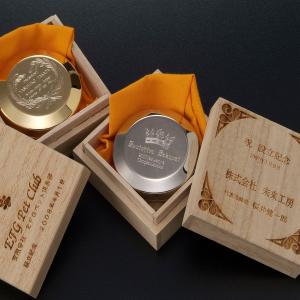 NANIGASHI 真鍮鋳物の『朱肉入れ』 金ムラ 四角 : 雑貨のお店セレクト
