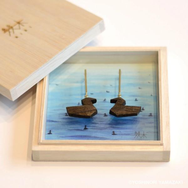 ピアス　かいつぶり　ジンダイケヤキ