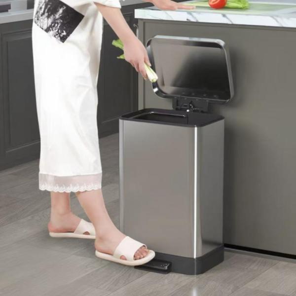 ゴミ箱 ２０Ｌ ペダル ふた付き ステンレス 縦型 臭い漏れ防止 ゴミ袋が見えない ??Ｌ対応  キ...
