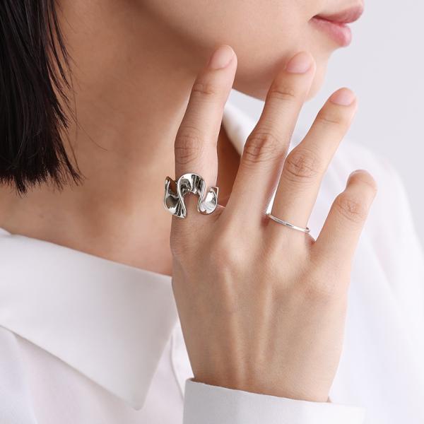 リング レディース アクセサリー 指輪 小物 ウェーブデザイン ウェーブ 立体感 立体的 アクセント...