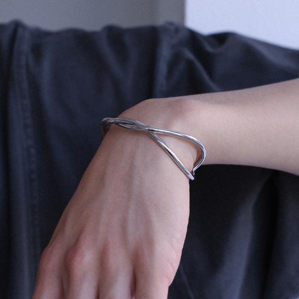 バングル メンズ アクセサリー ブレスレット ウェーブデザイン ツイスト アクセント シルバー 銀色...