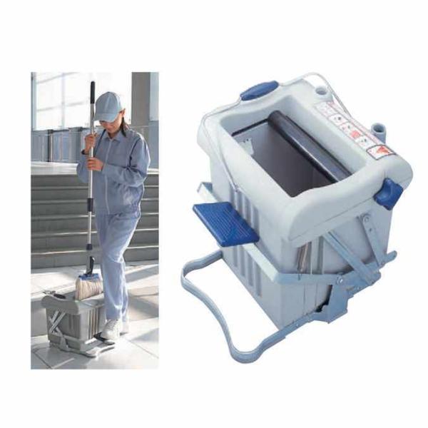 お掃除モップ絞り器 業務用 コンドルスクイザージョイステップ 山崎産業 SQ437-000X-MB ...